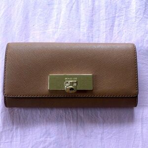 Michael kors wallet